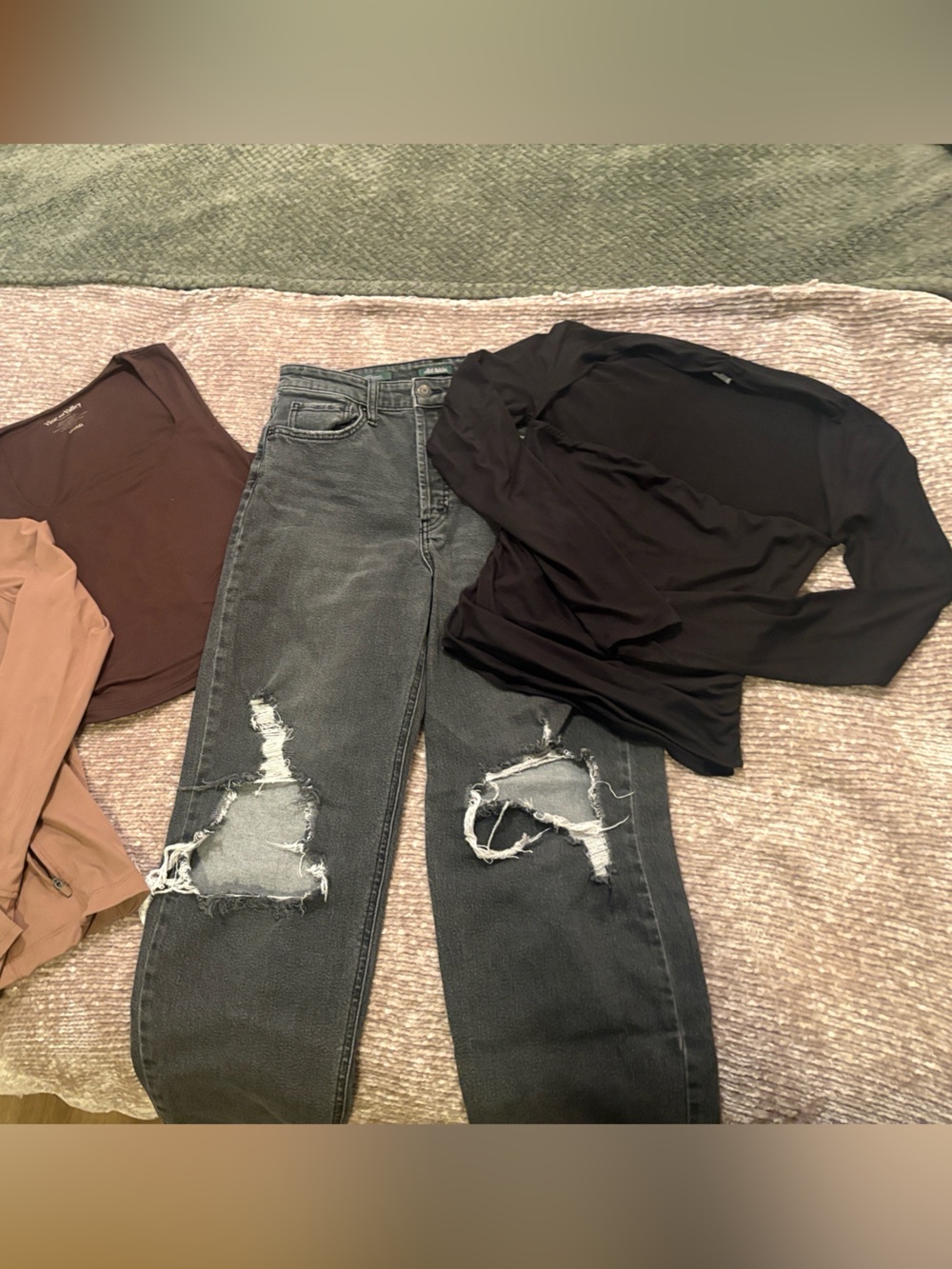 Washed Black Ripped Boyfriend Jeans - Distressed Casual Fit
16$ for all of it